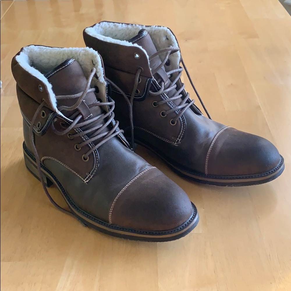 Leather boots, wool lining